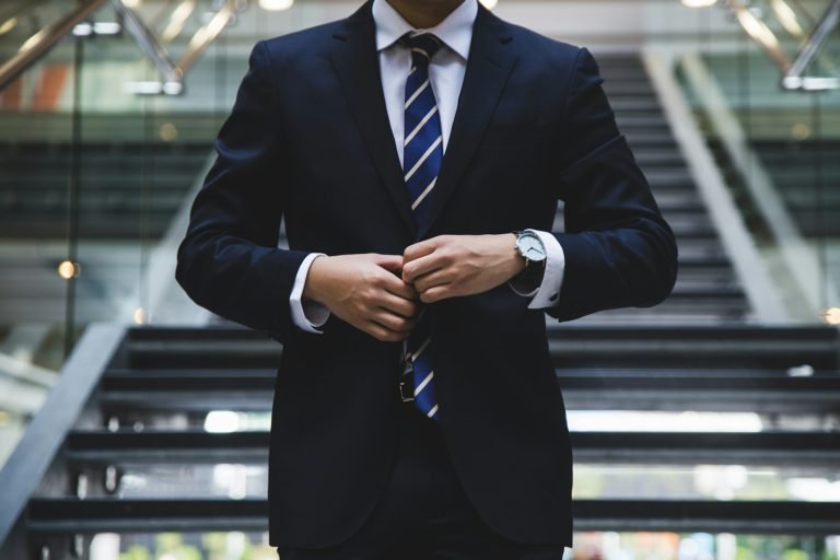 Homme d'affaires confiant